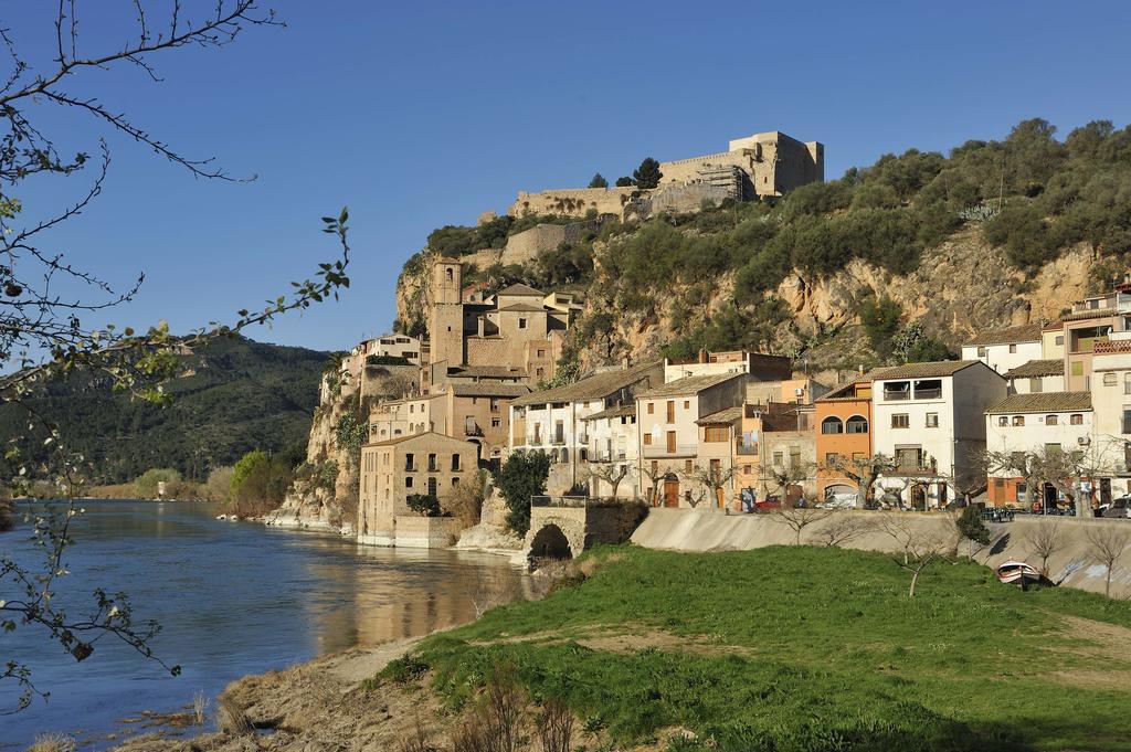 Ca La Maria Apartment Mora d'Ebre Bagian luar foto